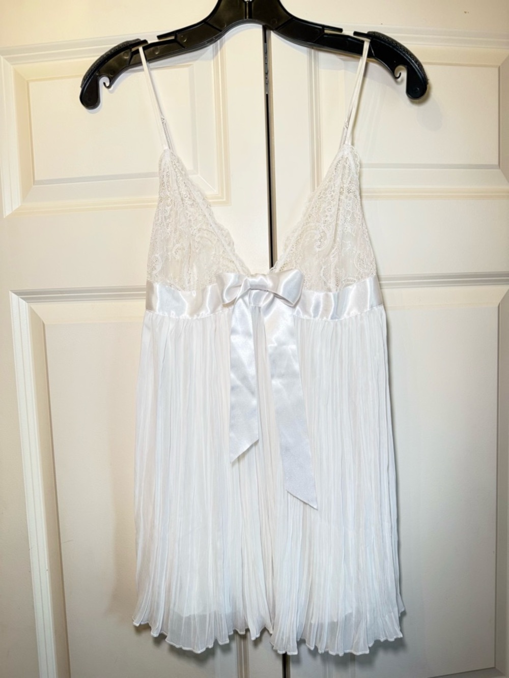 Victoria's Secret White Bridal Pleated Babydoll Lace & Satin Bow Chemise Dress